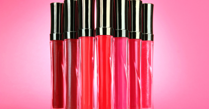 Broadway Lip Gloss: Where Brilliance Meets Beauty